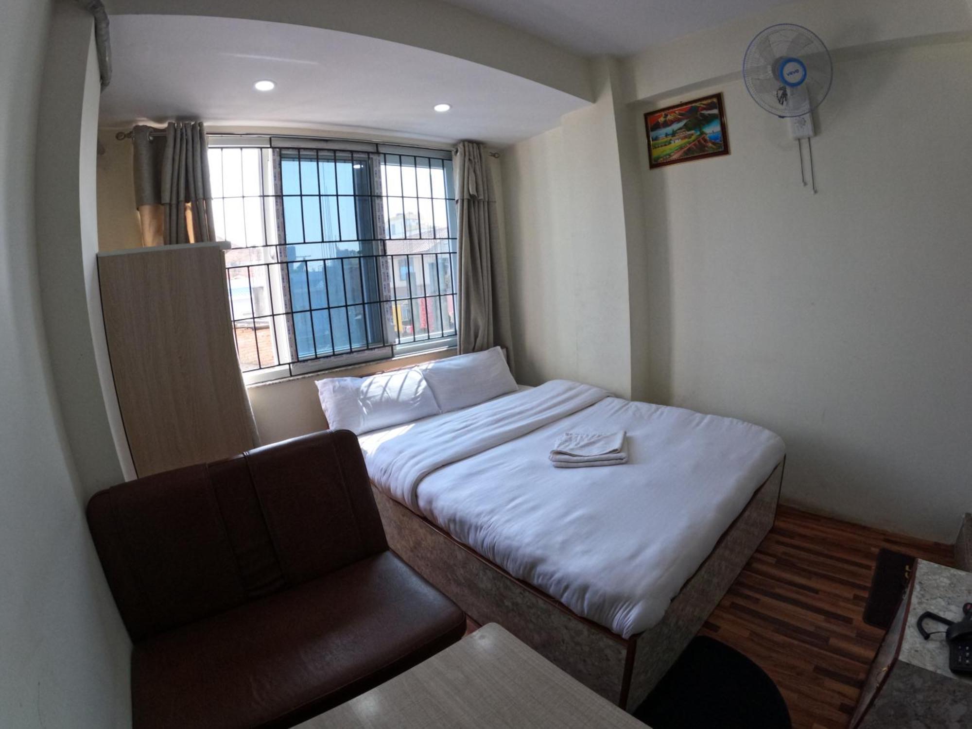 Hotel Global Village 카트만두 외부 사진